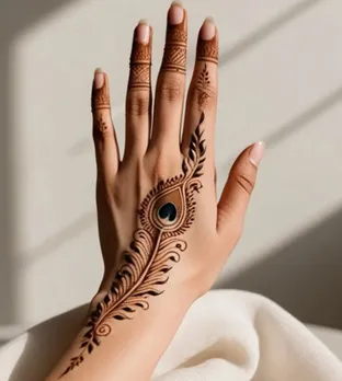 Radha Krishna Theme Mehndi, જન્માષ્ટમી રાધા કૃષ્ણ મહેંદી ડિઝાઇન