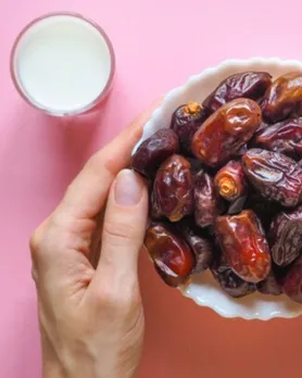 દૂધ સાથે પલાળેલી ખજૂર ખાવાના ફાયદા
