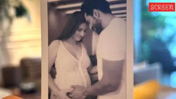 કેટરિના કૈફ પ્રેગ્નન્સી બેબી બમ્પ વિકી કૌશલ ફોટો મનોરંજન