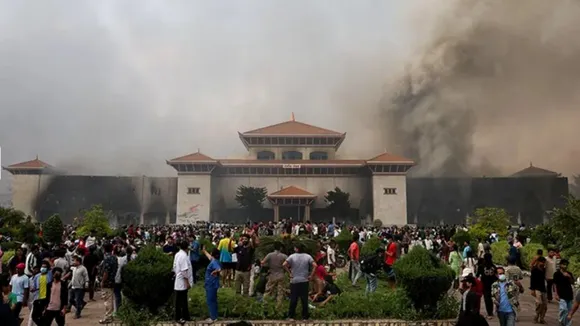 જાણો નેપાળ ભારત સહિત આ દેશો પાસે પોતાની ચલણી નોટો કેમ છપાવે છે?