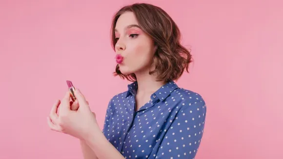 દરરોજ લિપસ્ટિક લગાવાથી થતી સ્કિન પર થતી આડઅસર, દરરોજ લિપસ્ટિક લગાવાથી થતી આડઅસર | દરરોજ લિપસ્ટિક લગાવાના ગેરફાયદા | હેલ્થ ટિપ્સ | બ્યુટી ટિપ્સ