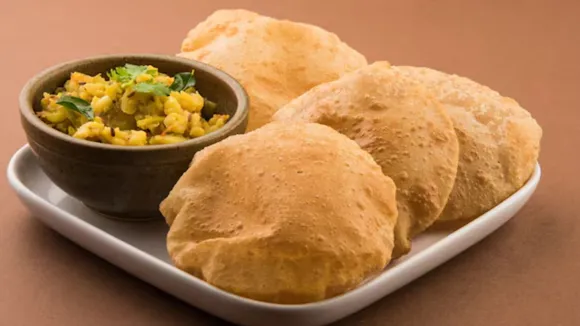 ઓછા તેલમાં પુરી બનાવવાની સરળ ટિપ્સ કુકીંગ ટિપ્સ