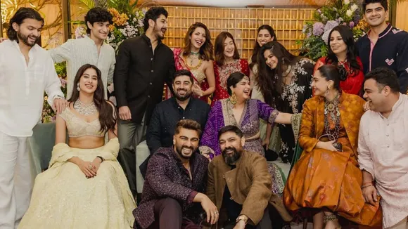 અંશુલા કપૂર રોહન ઠક્કર સગાઈ ગોળ ધાણા જાન્હવી કપૂર ખુશી કપૂર મનોરંજન