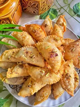 Gujiya Recipe | Diwali 2025 Gujiya Recipe | Gujiya Recipe | Best Sweet Recipes| ghughra banavani rit gujarati | ghughra banavani recipe in gujarati | mitha ghughra recipe | meetha ghughra banavani recipe | homemade diwali sweet recipe in gujarati