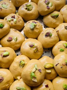 Magas na Ladu recipe in gujarati