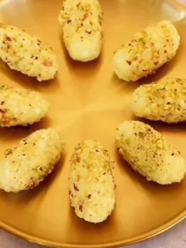 મલાઈ પીસ્તા રોલ્સ રેસીપી