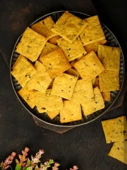 diwali snacks recipe | methi mathri recipe | Baked Methi Mathri recipe | oil free snacks recipe | gujarati snacks recipe | rajasthani snacks recipe