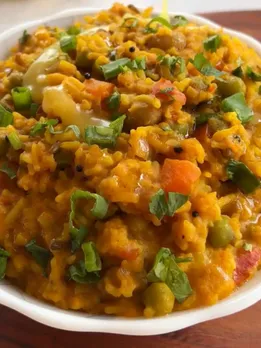 વઘારેલી ખીચડી રેસીપી, આ રીતે એકદમ સ્વાદીષ્ટ બનશે