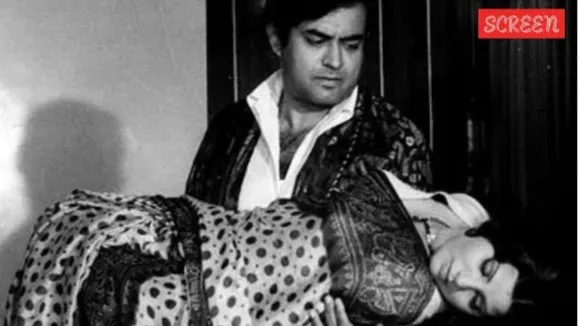 સુલક્ષણા પંડિત મૃત્યુ લવ સ્ટોરી ફિલ્મ સંજીવ કુમાર મનોરંજન