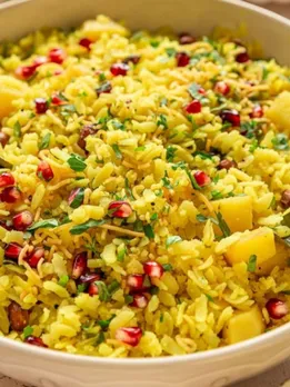 Batata Poha Recipe In Gujarati