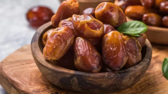 રોજ ખાલી પેટ બે ખજૂર ખાવાના ફાયદા હેલ્થ ટીપ્સ। eating two dates everyday on empty stomach benefits health tips in gujarati