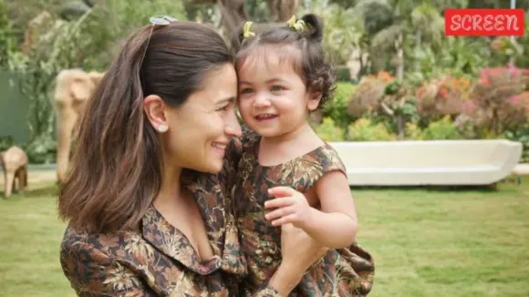 આલિયા ભટ્ટ ઇન્ટરવ્યુ મુવી પરિવાર પુત્રી રણબીર કપૂર રાહા બોલીવુડ સમાચાર મનોરંજન। alia bhatt reveals daughter raha has her own relationship with paparazzi