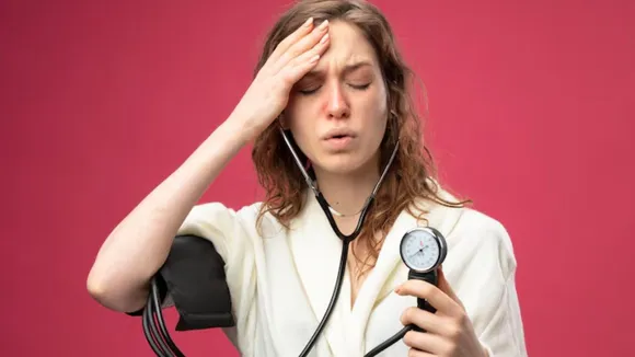 શિયાળામાં બ્લડ પ્રેશર વધવાના મુખ્ય કારણો | બ્લડ પ્રેશર કંટ્રોલ કરવાની ટિપ્સ | બીપી। winter blood pressure reason | blood pressure controlling tips in gujarati