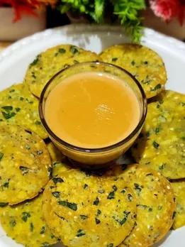 winter special Palak methi puri recipe