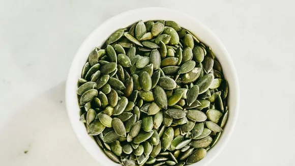 મુઠ્ઠીભર કોળાના બીજ સવારે ખાવાના ફાયદા હેલ્થ ટિપ્સ। Benefits of eating a handful of pumpkin seeds in the morning Health tips in gujarati