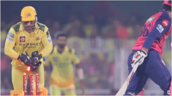 MS Dhoni Stumping