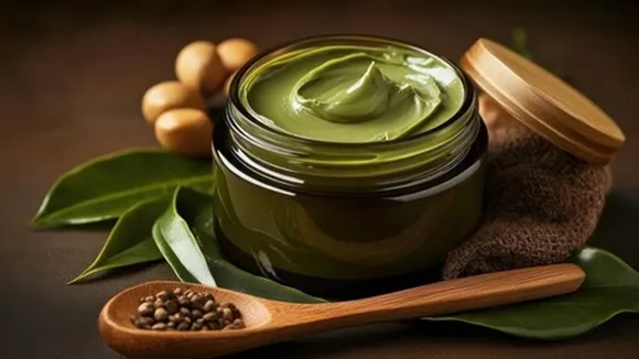 Tips To Reduce Hairfall Using Ayurvedic Hairpack 