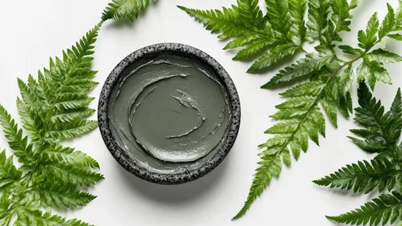 Hair Dye  With Coconut Oil And Neem Leaves