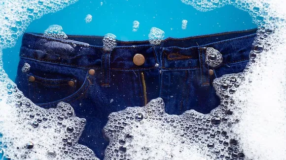 Tips To Wash Jeans Without Colour Fading FI