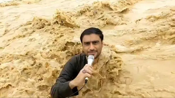 Pakistan reporter swept away flood