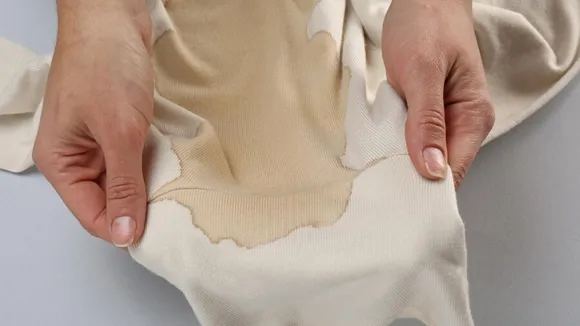 Tips To Remove Coffee Stain From Cloth FI 1