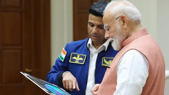 PM Modi Astronaut Shubhanshu Shukla