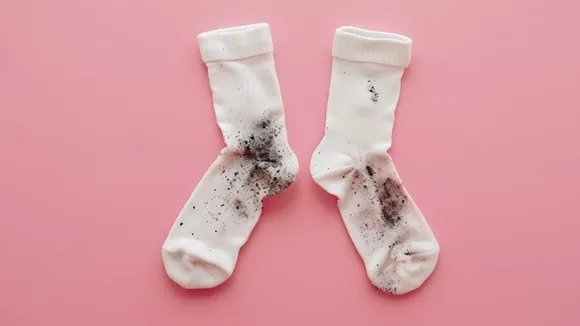 Tips To Clean Dirty Socks FI 1