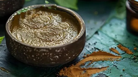 Face And Hair Care With Tea Powder FI