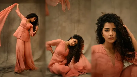 Anupama Parameswaran Stylish Look FI