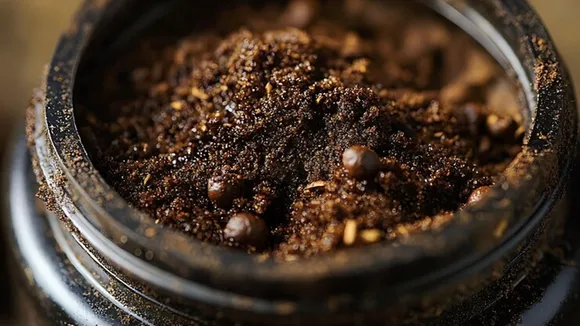 Body Exfoliant With Coffee Powder  FI