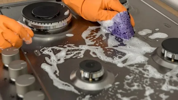 Clean Gas Stove And Burner FI