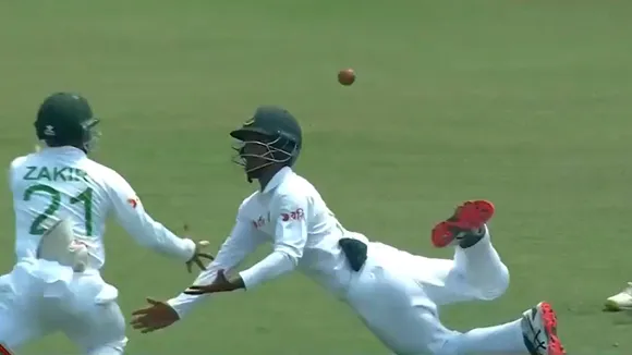 Bangladesh players drops catch