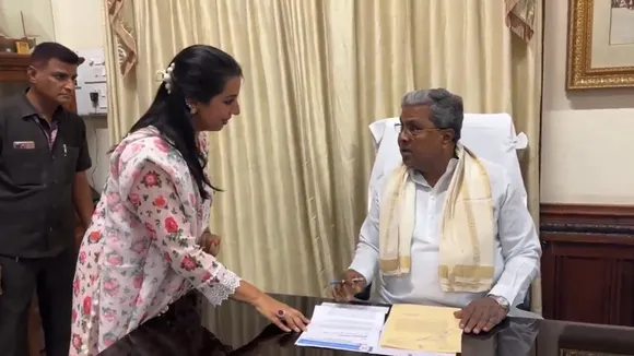 Sanjana Galrani meets Karnataka CM Siddaramaiah,