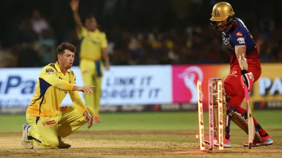 run out | controversy | Faf du Plessis