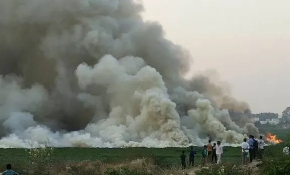 തടാകത്തില്‍ തീപിടുത്തം, അന്തരീക്ഷത്തില്‍ പുകപടലം; ബംഗളൂരുവില്‍ പ്രദേശവാസികള്‍ ആശങ്കയില്‍