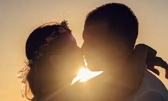 പ്രണയിനിക്ക് അയയ്ക്കാം ഈ സന്ദേശങ്ങൾ