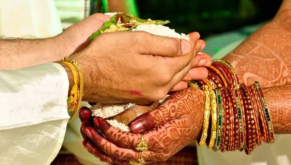 കൂട്ടമാനഭംഗത്തിനിരയായ പെൺകുട്ടിയെ ജീവിതത്തോട് ചേർത്ത് പിടിച്ച് ഒരു കർഷകൻ