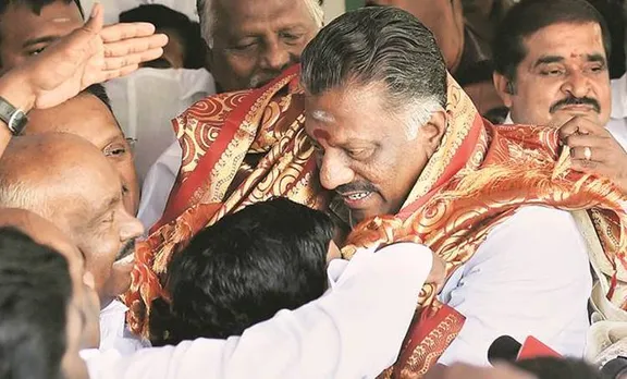 ഭൂരിപക്ഷം തെളിയിക്കും; പറയാതെ വച്ചതൊന്നും പുറത്തുവിടില്ല: പനീർശെൽവം