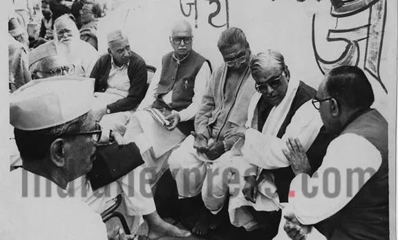 babri masjid, lk advani, mm joshi, ashok singal