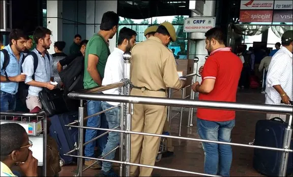 ശ്രീനഗര്‍ വിമാനത്താവളത്തില്‍ ഗ്രനേഡുകളുമായി സൈനികന്‍ അറസ്റ്റില്‍