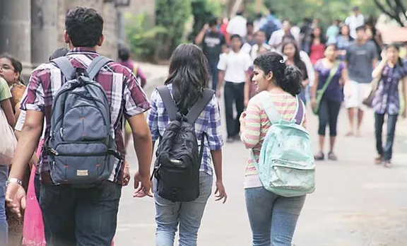 Engineering college, Engineering Colleges opt for Prgresssive clossure, Engineering students, AICTE, 122 colleges,