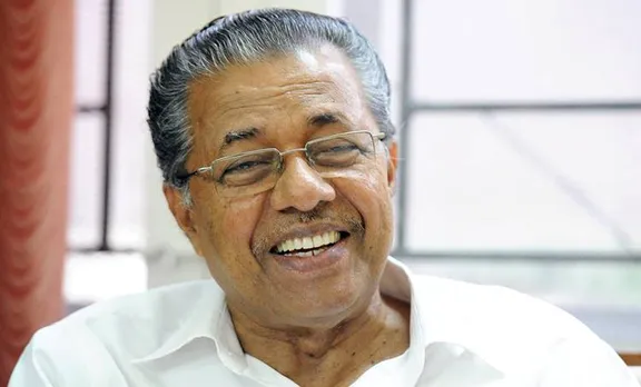 kochi metro, കൊച്ചി മെട്രോ, chief minister, മുഖ്യമന്ത്രി, CM Pinarayi Vijayan, മുഖ്യമന്ത്രി പിണറായി വിജയൻ കൊച്ചി മെട്രോയിൽ, CM Pinarayi Vijayan kochi metro