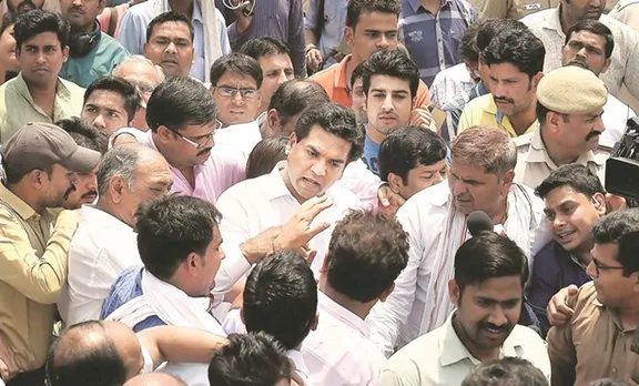 സത്യേന്ദ്ര ജെയിന്റെ സഹായത്തോടെ കേജ്രിവാളിന്റെ ഭാര്യാസഹോദരന്‍ 50 കോടിയുടെ ഭൂമി ഇടപാട് നടത്തിയതായി കപില്‍ മിശ്ര