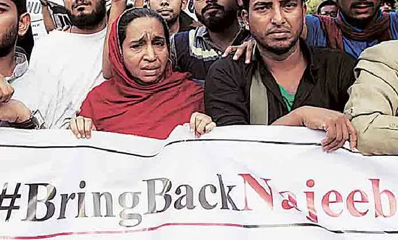 നജീബ് എവിടെ? ജെഎന്‍യു വിദ്യാര്‍ത്ഥി നജീബിനെ കാണാതായിട്ട് ഒരു വർഷം; എങ്ങുമെത്താതെ അന്വേഷണം