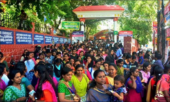 പിഎസ്‌സി എല്‍ഡിസി പരീക്ഷകള്‍ക്ക് തുടക്കമായി, ആദ്യ ഘട്ടത്തില്‍ പരീക്ഷയെഴുതിയത് നാലു ലക്ഷത്തോളം ഉദ്യോഗാര്‍ത്ഥികള്‍
