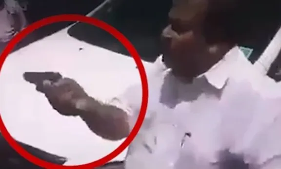 തൊഴിലാളികൾക്ക് നേരെ തോക്ക് ചൂണ്ടിയ പി.സി ജോർജ്ജിന് എതിരെ വധശ്രമത്തിന് കേസെടുത്തു