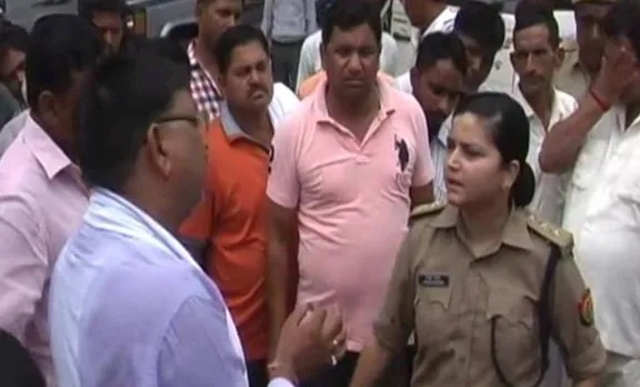 women police officer, uttar pradesh