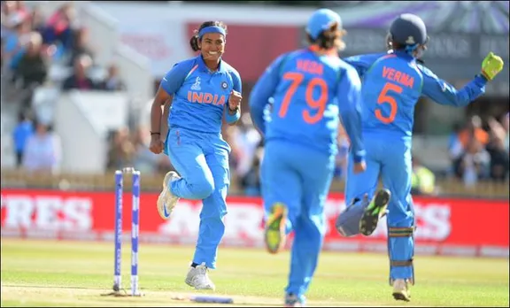 വീരോചിതം...കങ്കാരുക്കളെ കെട്ട്കെട്ടിച്ച് ഇന്ത്യ വനിത ലോകകപ്പ് ഫൈനലിൽ