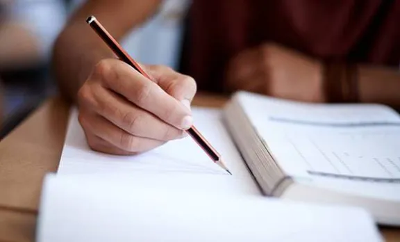മെഡിക്കല്‍ പ്രവേശനം: സര്‍ക്കാര്‍ ഓര്‍ഡിനന്‍സ് ഗവര്‍ണര്‍ ഒപ്പിടാതെ മടക്കി