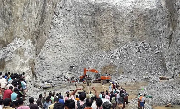 Distance between quarry and houses in Kerala, ക്വാറികളും ജനവാസകേന്ദ്രങ്ങളും തമ്മിലെ ദൂരം, ക്വാറികളും വീടുകളും തമ്മിലെ ദൂരം, kerala high court stays national green tribunal order, green tribunal order on quarrying, ദേശീയ ഹരിത ട്രിബ്യൂണലിന്റെ ഉത്തരവ് ഹൈക്കോടതി സ്റ്റേ, green tribunal order distance between quarry and human habitation, ഹരിത ട്രിബ്യൂണല്‍ ഉത്തരവ്, iemalayalam, ഐഇമലയാളം